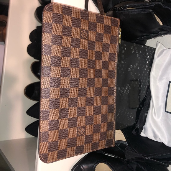 Louis Vuitton Handbags - Louis Vuitton pochette